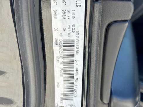 Used 2017 Jeep Grand Cherokee Limited AWD/4WD image 35