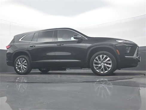 Used 2025 Buick Enclave Preferred image 27