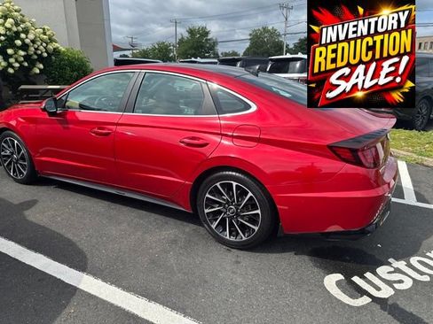 Used 2021 Hyundai Sonata Limited w/ Preferred Accessory Package FWD image 3