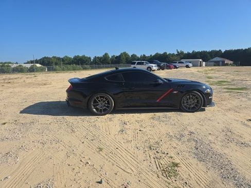 Used 2021 Ford Mustang GT Premium w/ GT Performance Package RWD image 9