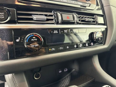 Certified 2025 Nissan Pathfinder SV image 10