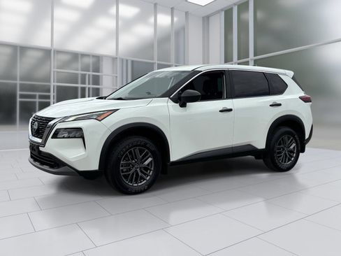 Used 2023 Nissan Rogue S FWD image 2