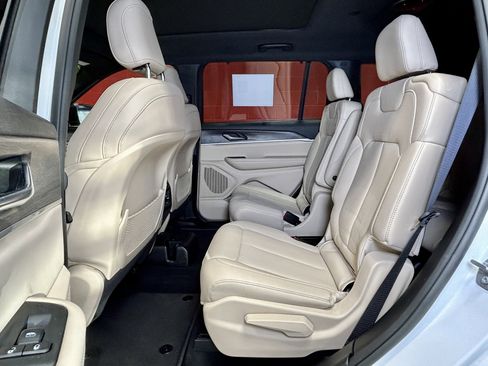 Certified 2023 Jeep Grand Cherokee L Limited w/ Luxury Tech Group II image 39