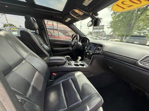 Used 2021 Jeep Grand Cherokee Limited w/ Luxury Group II AWD/4WD image 25