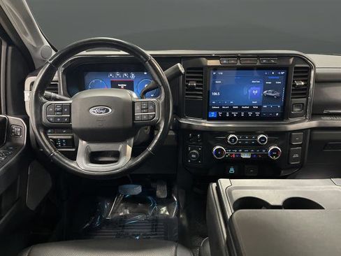 Used 2023 Ford F250 Lariat w/ Black Appearance Package image 5