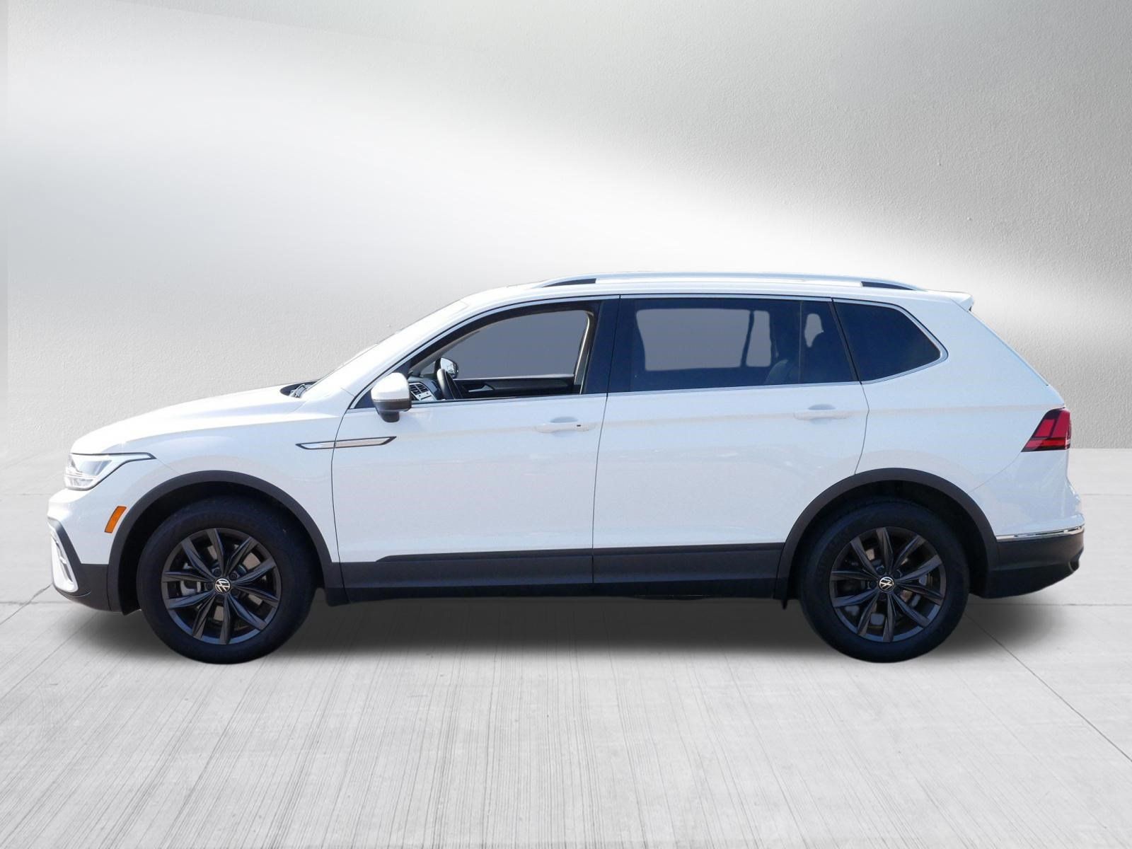 Certified 2024 Volkswagen Tiguan SE AWD/4WD image 4