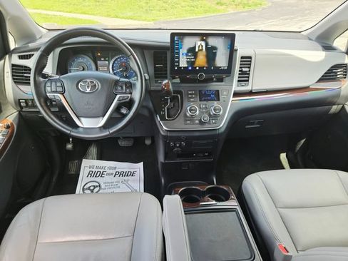 Used 2019 Toyota Sienna Limited Premium AWD/4WD image 13