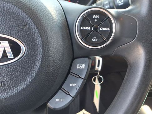 Used 2018 Kia Soul + FWD image 21