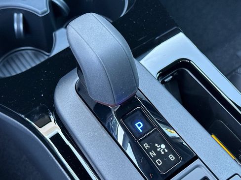 New 2026 Toyota Prius Plug-In Hybrid FWD image 24
