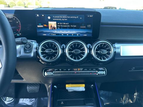 Certified 2025 Mercedes-Benz GLB 250 image 29