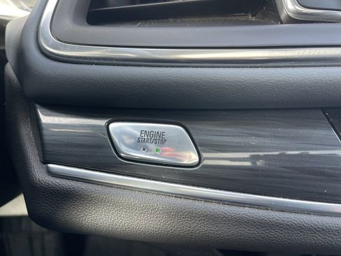 Used 2019 Buick Enclave Essence image 23