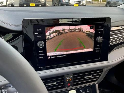 New 2025 Volkswagen Jetta SEL FWD image 22