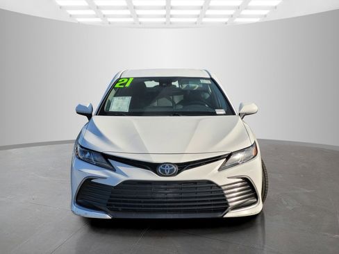 Used 2021 Toyota Camry LE image 2