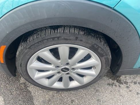 Used 2017 MINI Cooper Base image 11