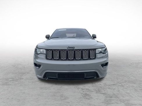 Used 2021 Jeep Grand Cherokee Laredo X image 2