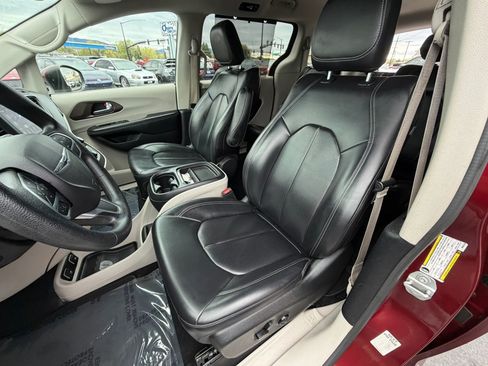 Used 2021 Chrysler Voyager Lxi image 9