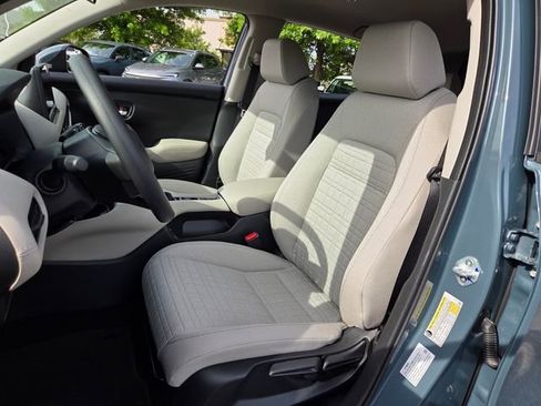 New 2026 Honda HR-V LX image 8