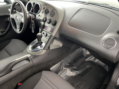 Used 2008 Pontiac Solstice Convertible w/ Preferred Package RWD image 29
