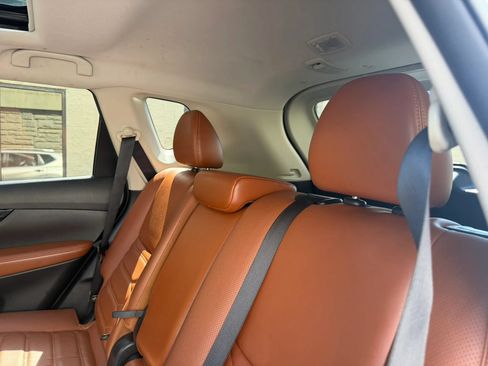 Used 2017 Nissan Rogue SL w/ SL Premium Package AWD/4WD image 32