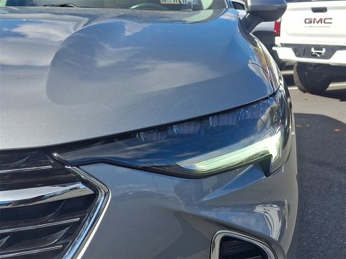 Used 2023 Buick Envision Essence image 10