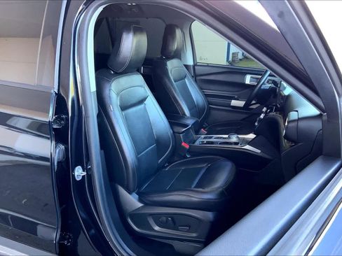 Used 2022 Ford Explorer Limited w/ Equipment Group 301A image 8