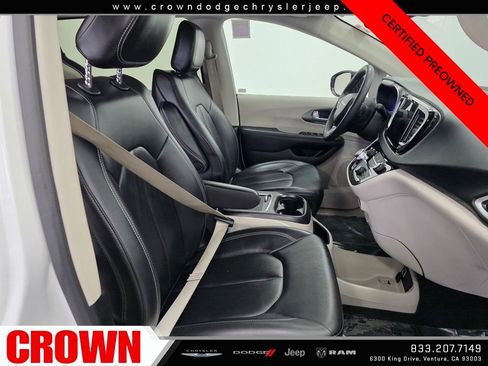 Certified 2024 Chrysler Pacifica Touring-L image 12