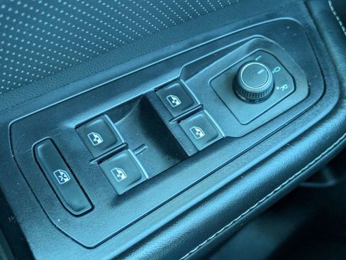 Used 2024 Volkswagen Atlas SE FWD image 25