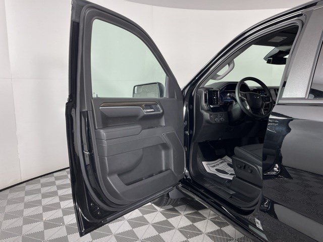 Used 2025 Chevrolet Silverado 1500 RST AWD/4WD image 14