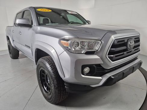 Certified 2019 Toyota Tacoma SR5 AWD/4WD image 6