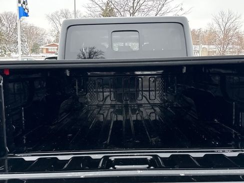 Used 2020 Jeep Gladiator Overland image 7