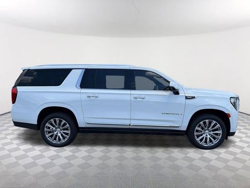 Used 2023 GMC Yukon XL Denali AWD/4WD image 4