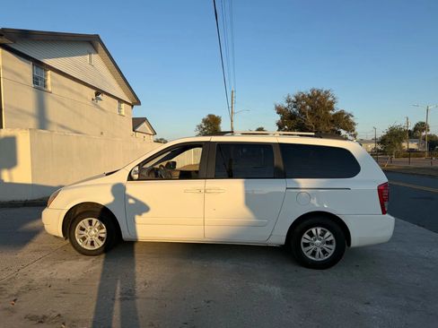 Used 2012 Kia Sedona LX w/ PWR Pkg image 5