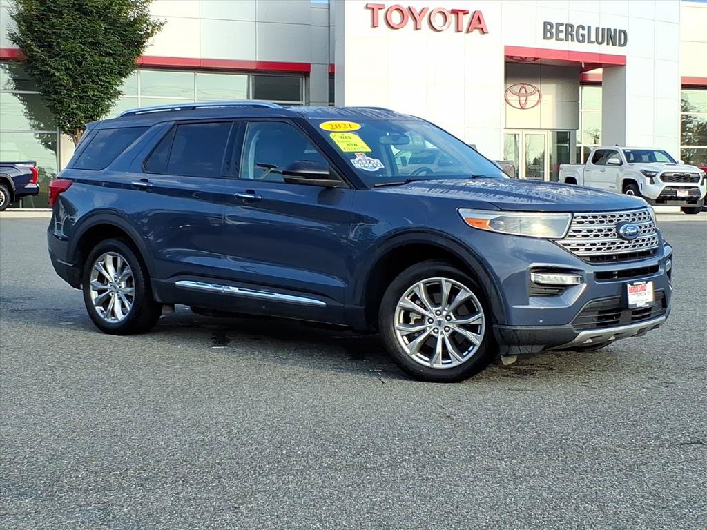 Used 2021 Ford Explorer Limited w/ Equipment Group 301A AWD/4WD image 2