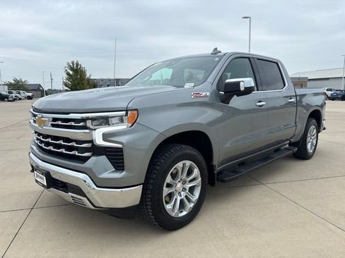 Used 2025 Chevrolet Silverado 1500 LTZ AWD/4WD image 37