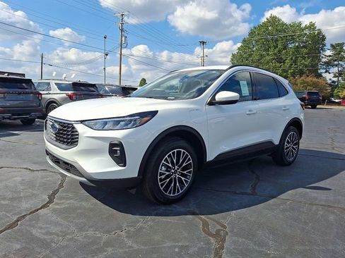 New 2025 Ford Escape SE FWD image 1