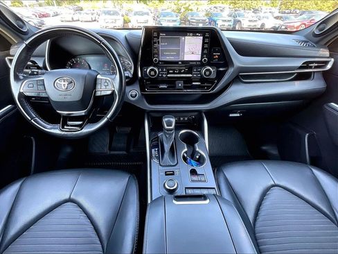 Used 2021 Toyota Highlander XSE AWD/4WD image 22