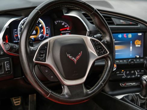 Used 2014 Chevrolet Corvette Stingray Convertible RWD image 17