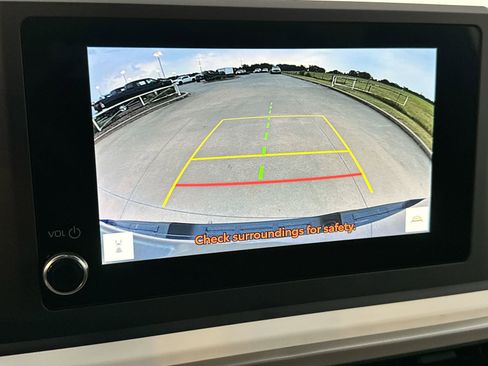 Used 2024 Toyota Tacoma TRD Off-Road image 17