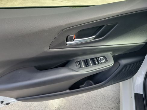 Certified 2025 Toyota Prius FWD image 19