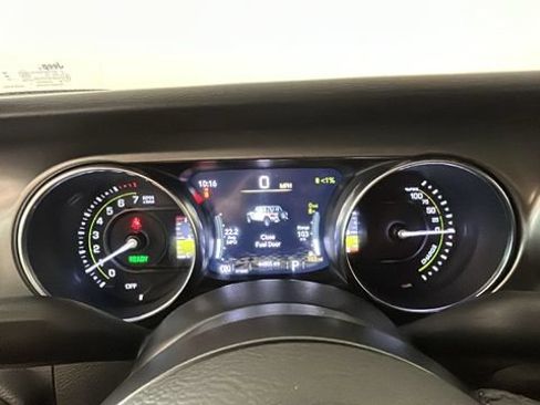 Used 2023 Jeep Wrangler Unlimited w/ Cold Weather Group AWD/4WD image 16