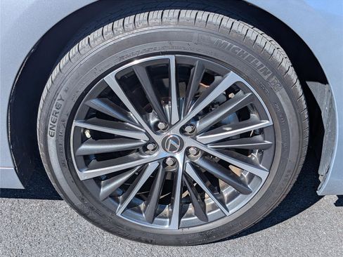 Used 2023 Lexus ES 350 w/ Premium Package image 10