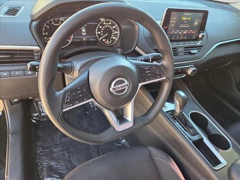 Used 2022 Nissan Altima 2.5 SV image 10