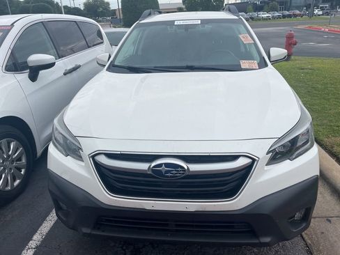 Used 2022 Subaru Outback Premium image 2