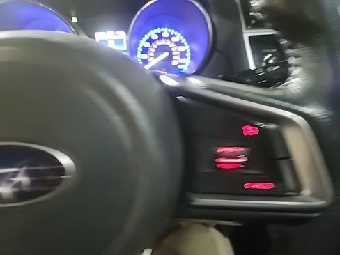 Used 2018 Subaru Outback 2.5i Premium image 16