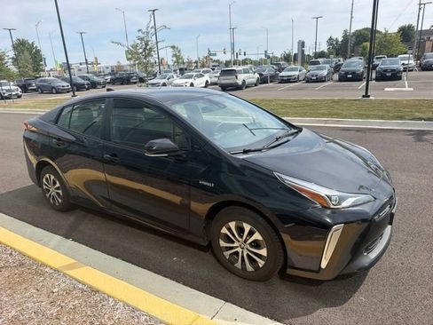 Used 2019 Toyota Prius LE AWD/4WD image 19
