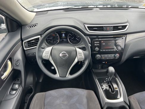 Used 2015 Nissan Rogue S image 18