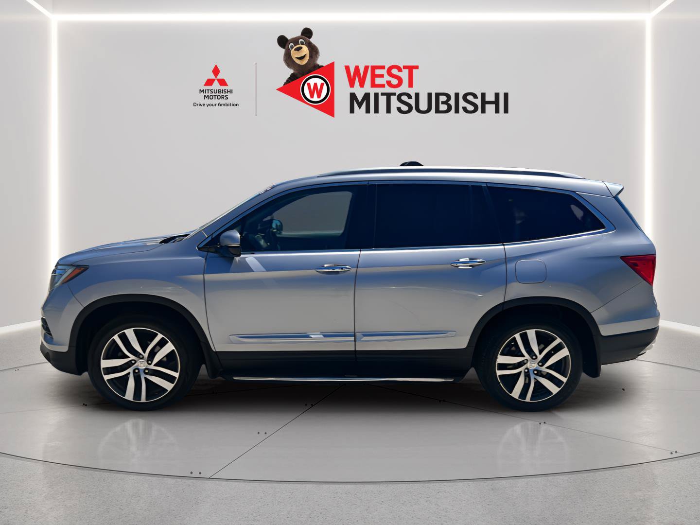 Used 2016 Honda Pilot Elite image 2
