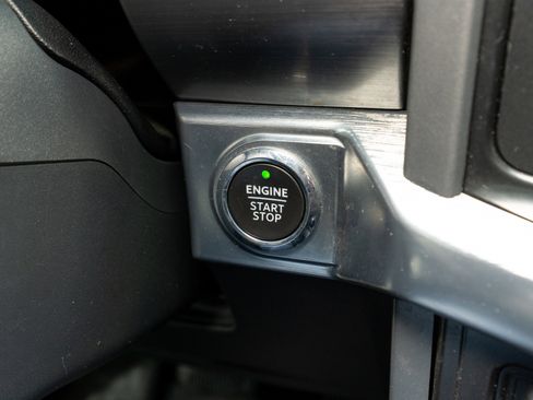 Used 2022 Ford F150 Lariat w/ FX4 Off-Road Package image 33