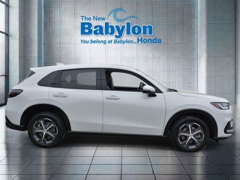 Used 2023 Honda HR-V EX-L image 4
