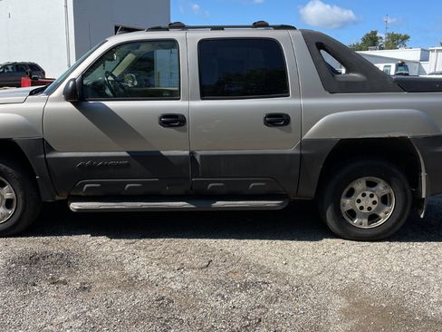 Used 2006 Chevrolet Avalanche LS image 4